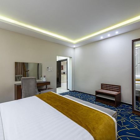 The Palace Hotel Suites Khamis Mushait Extérieur photo
