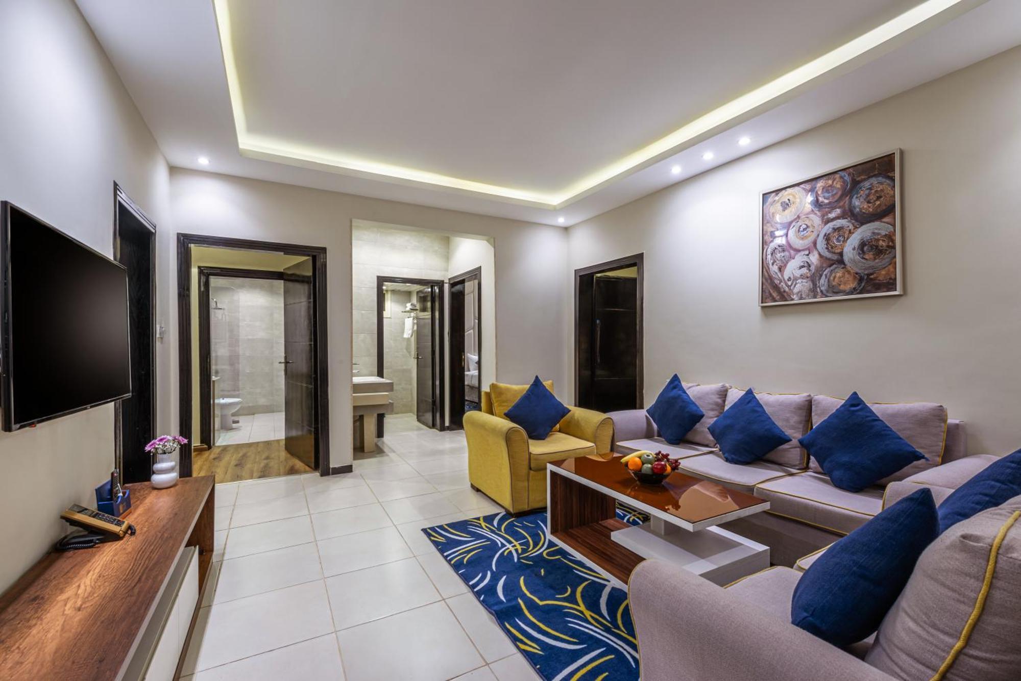 The Palace Hotel Suites Khamis Mushait Extérieur photo