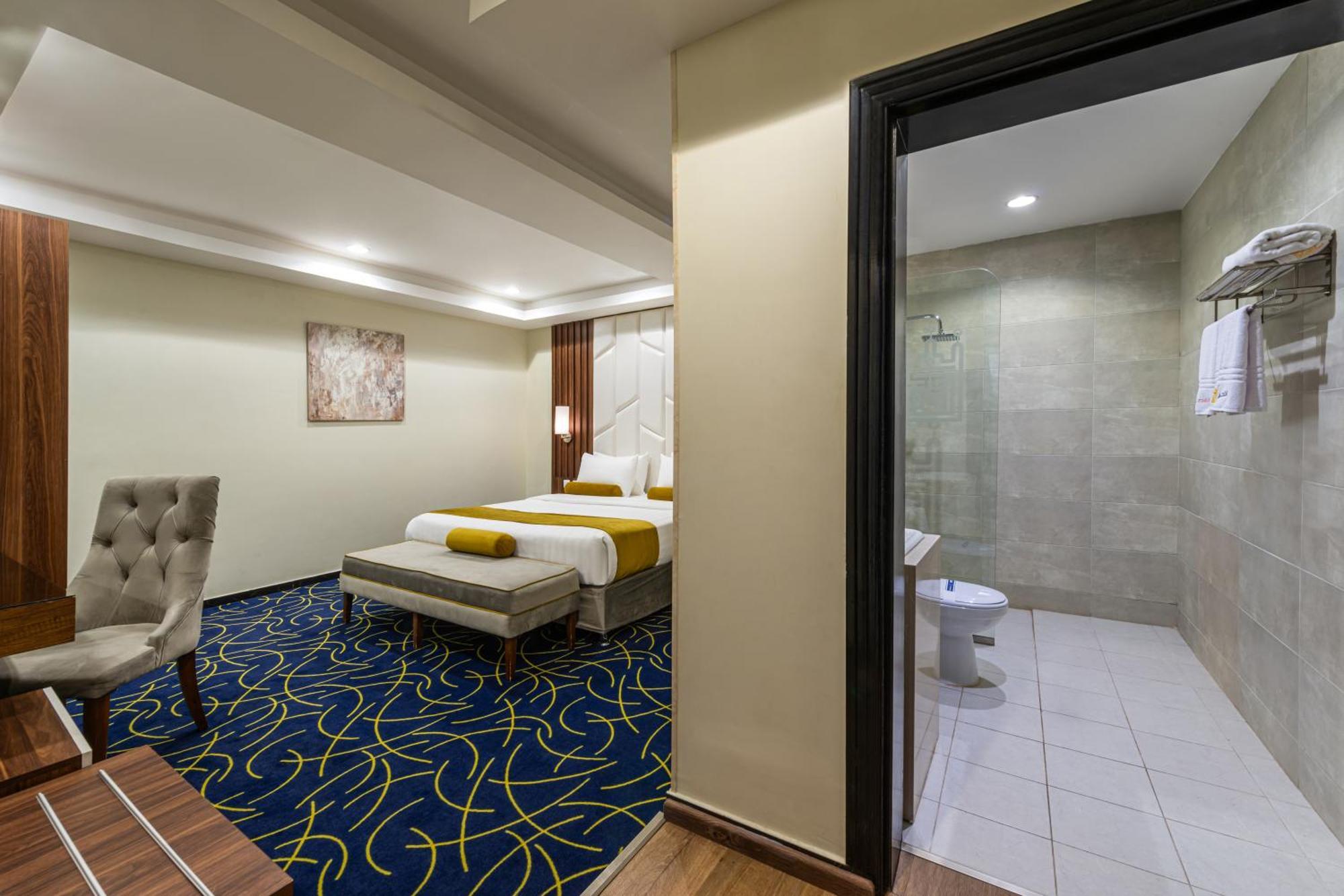 The Palace Hotel Suites Khamis Mushait Extérieur photo