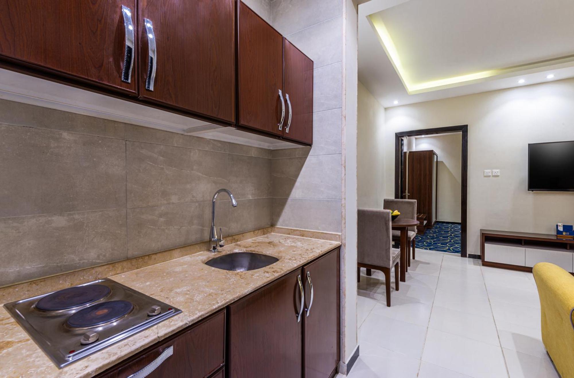 The Palace Hotel Suites Khamis Mushait Extérieur photo