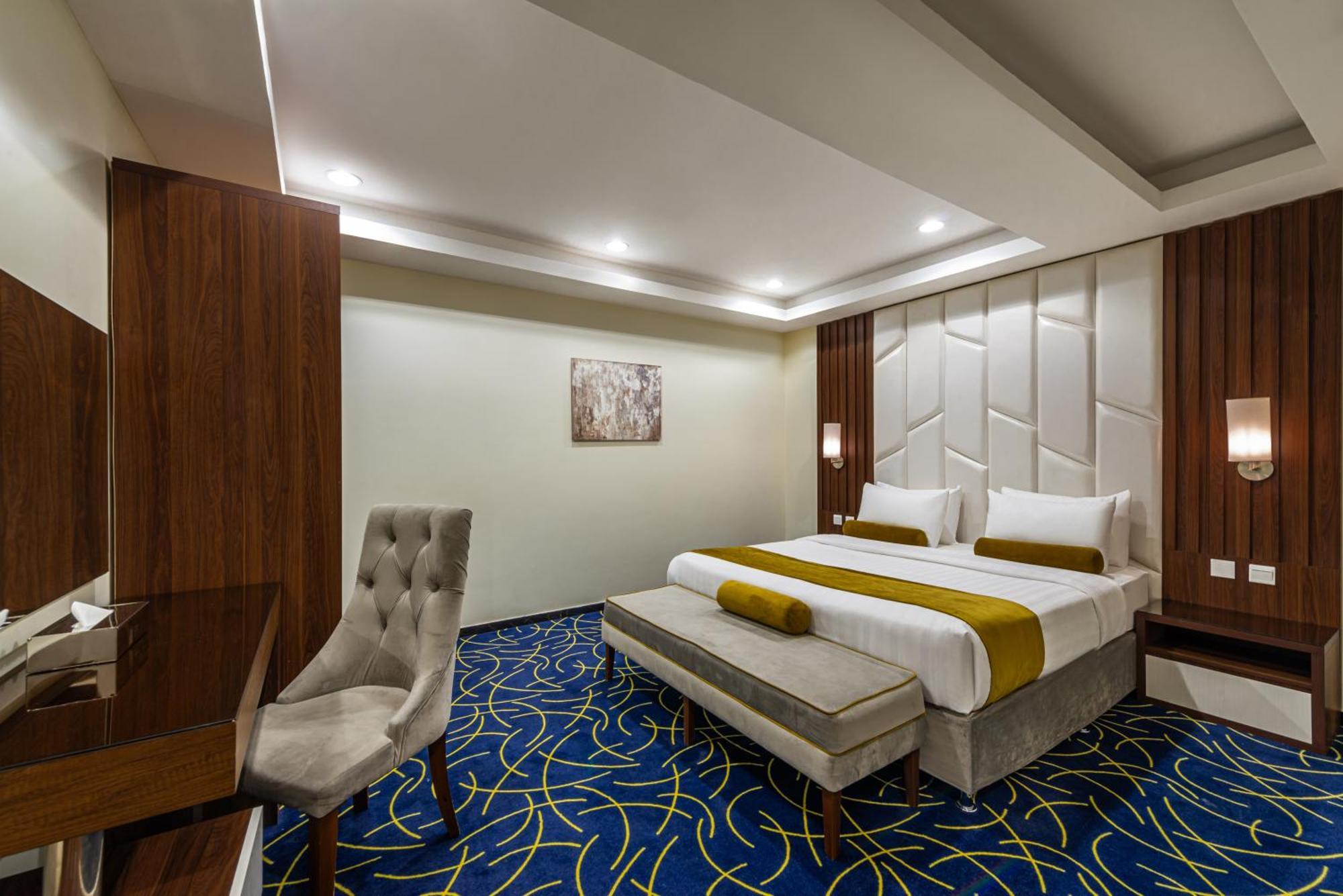 The Palace Hotel Suites Khamis Mushait Extérieur photo