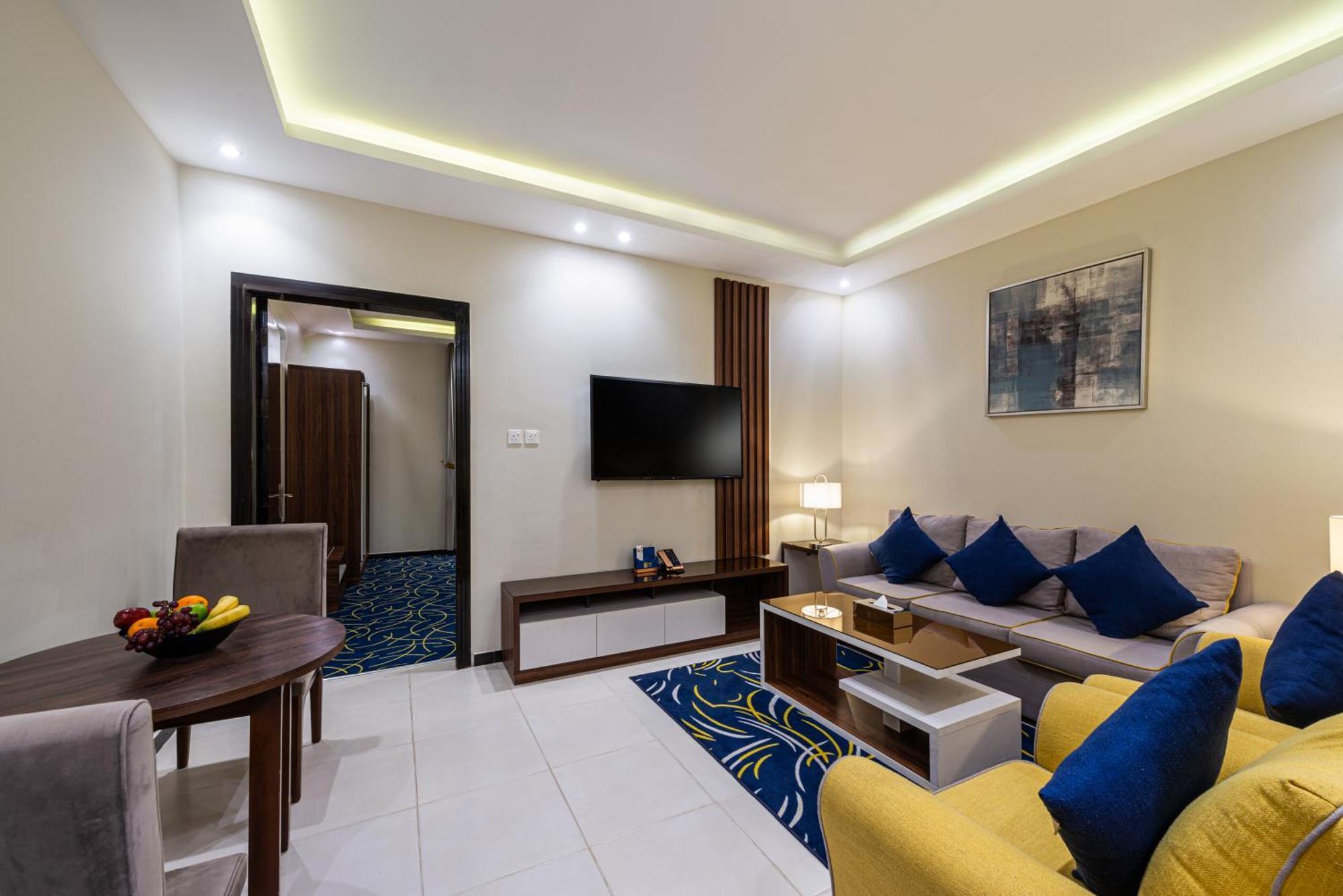 The Palace Hotel Suites Khamis Mushait Extérieur photo