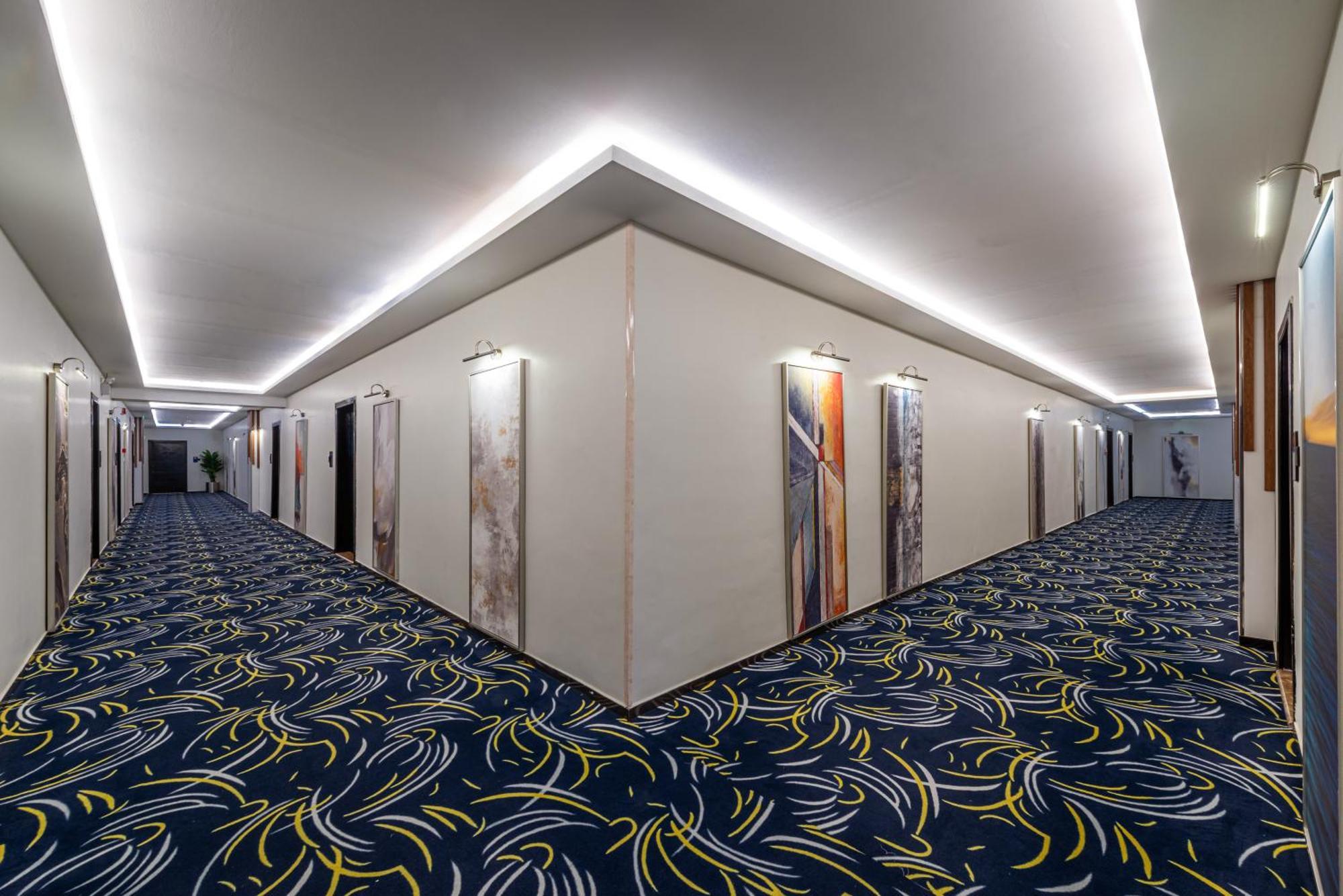 The Palace Hotel Suites Khamis Mushait Extérieur photo