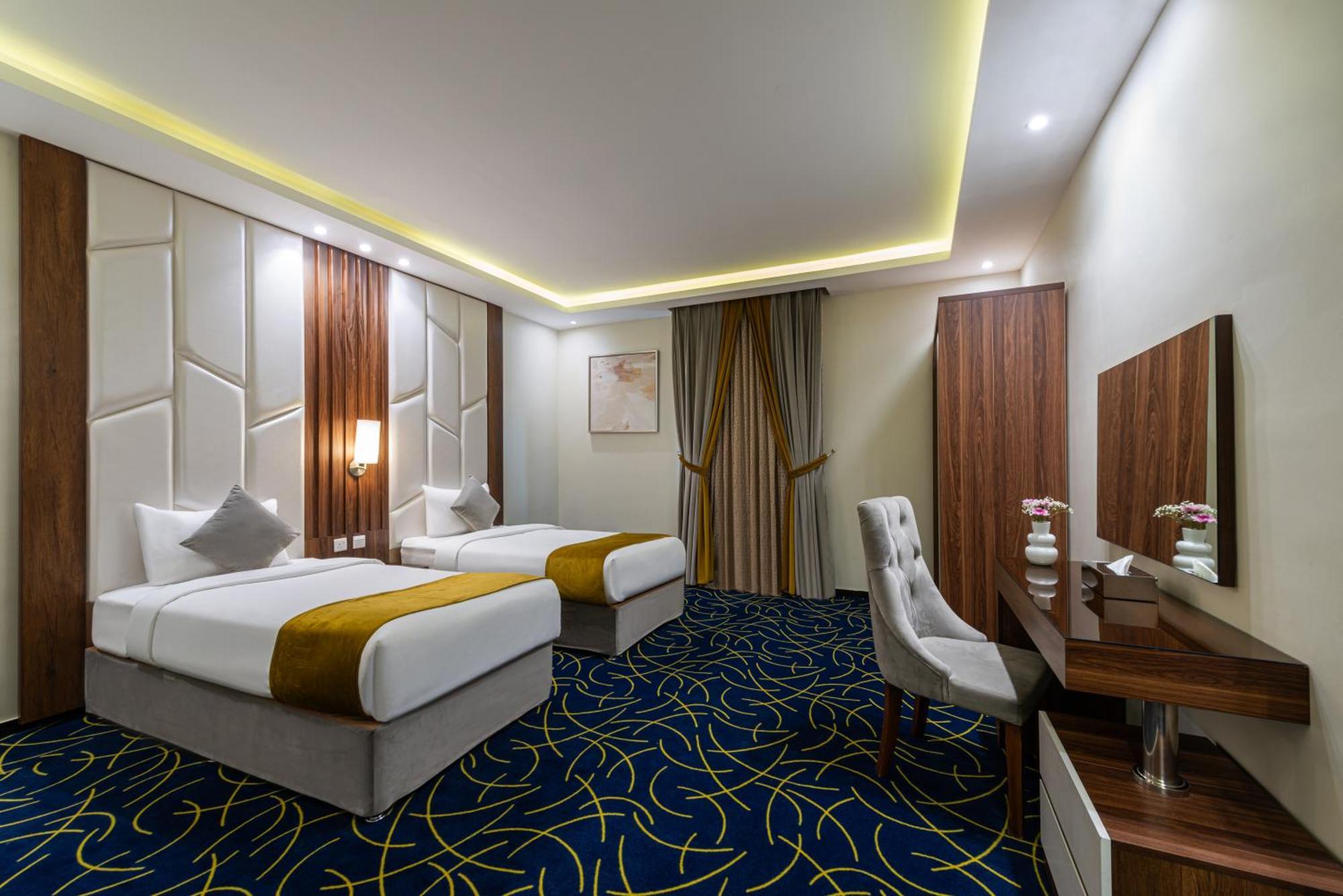 The Palace Hotel Suites Khamis Mushait Extérieur photo